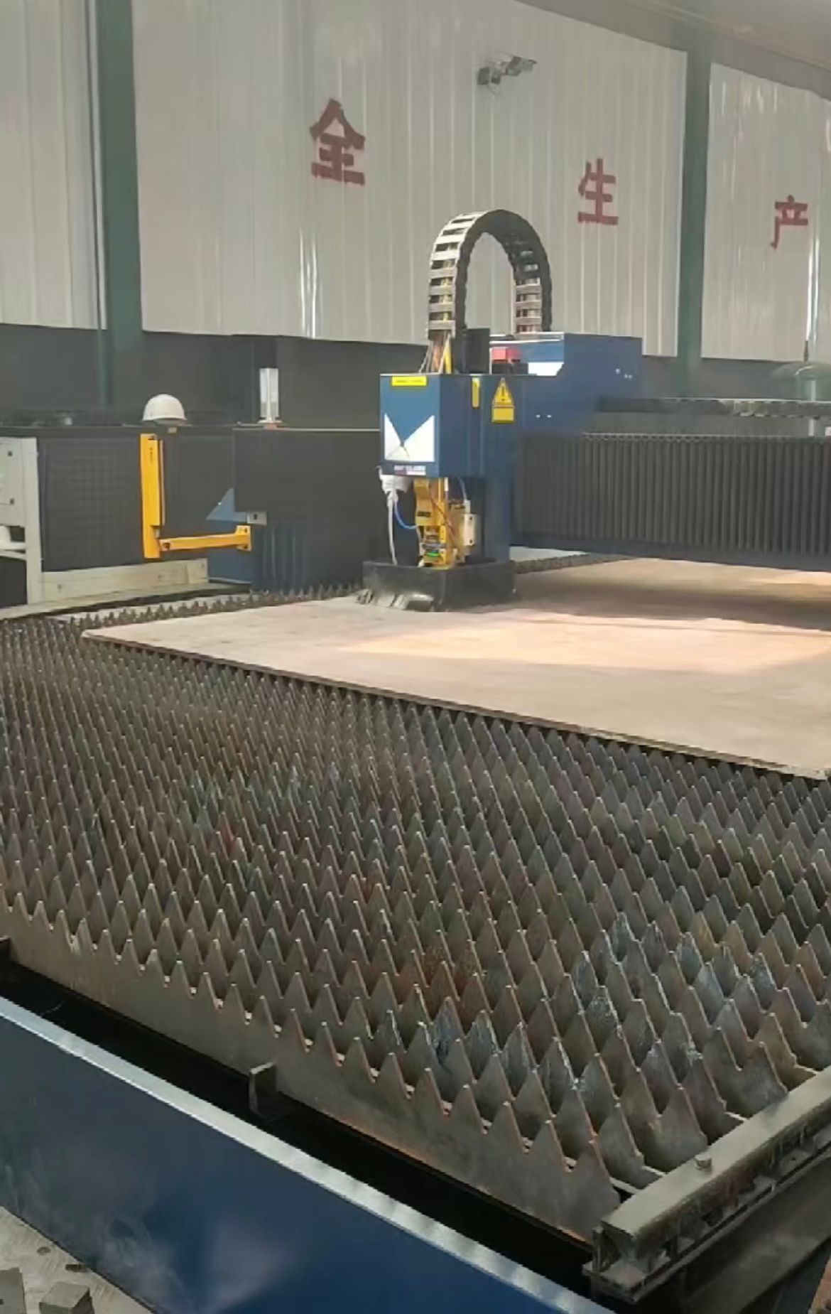 鋼結構車(chē)間-激光切割